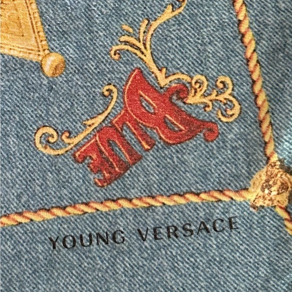Authentic Young Versace T Shirt white + print size 6Y - Picture 4 of 5